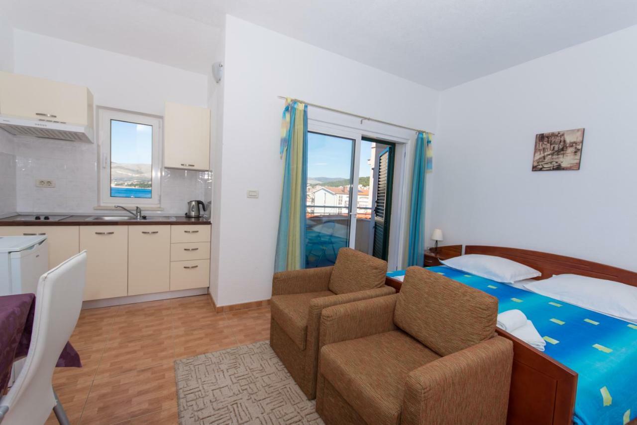 Apartments Fumija Trogir Bagian luar foto