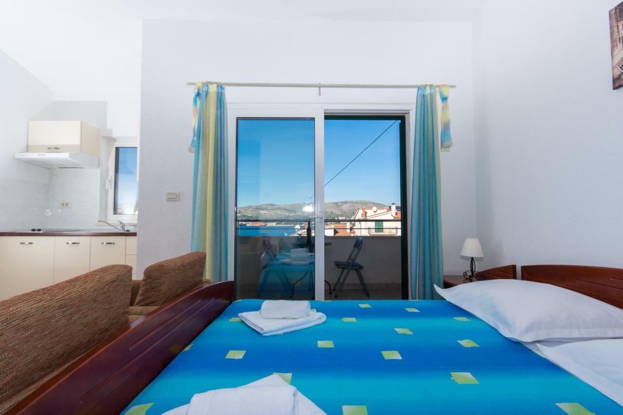 Apartments Fumija Trogir Bagian luar foto