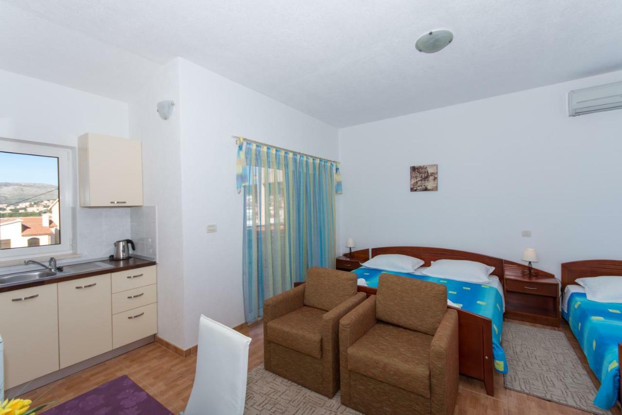 Apartments Fumija Trogir Bagian luar foto
